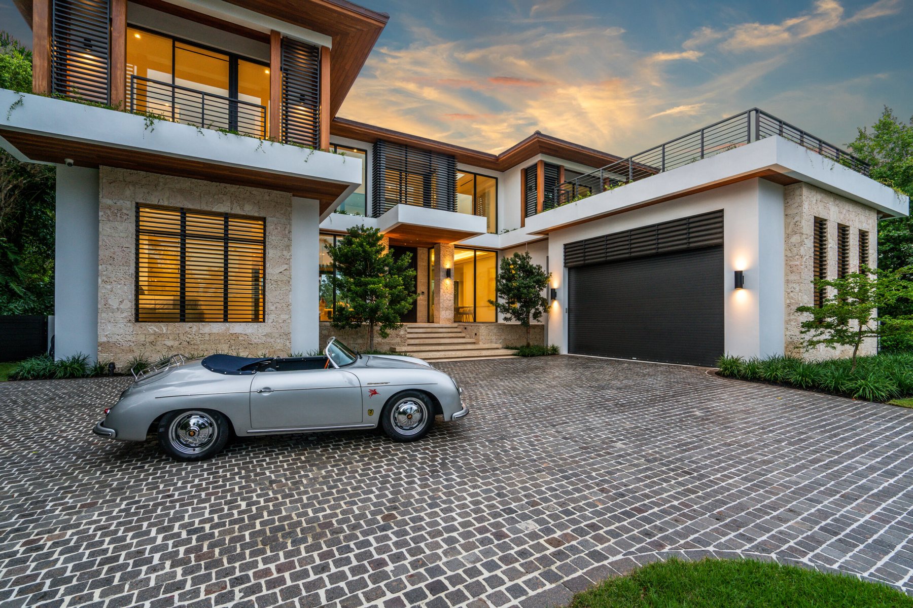 Luxury residence photographed by Zu Group