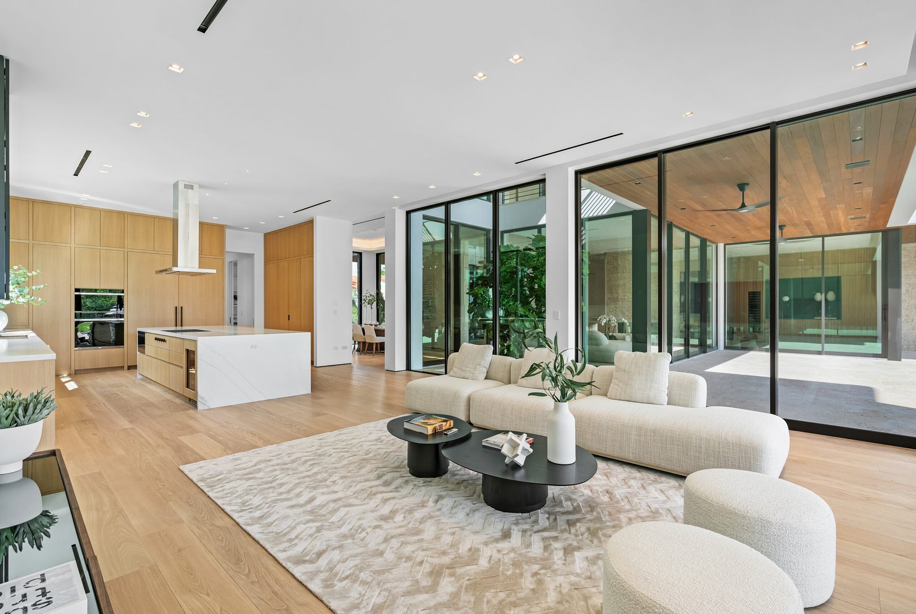 Residential interior photographed by Zu Group
